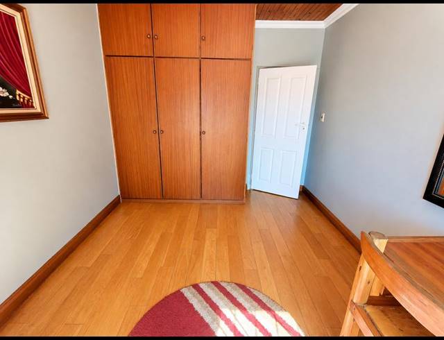 6 BEDROOM HOUSE FOR SALE IN ROOIHUISKRAAL